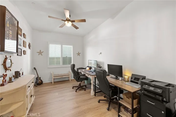 Bonus room(office)