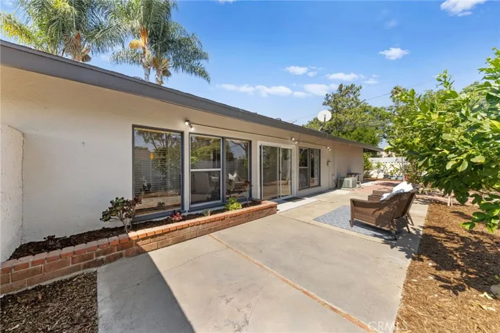 1901 E. 19th St. 3, Santa Ana, California 92705