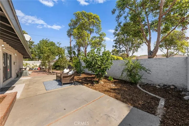 1901 E. 19th St. 3, Santa Ana, California 92705