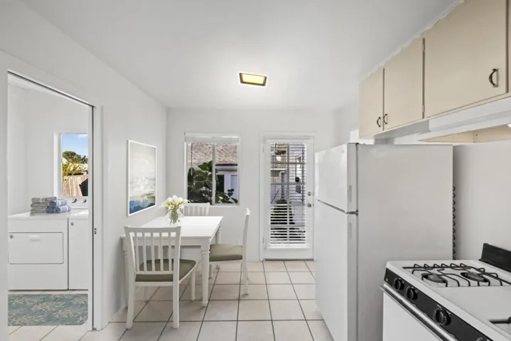 406 10th Street, Pacific Grove, California 93950