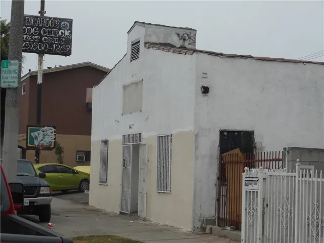 8415 S Central Avenue, Los Angeles, California 90001