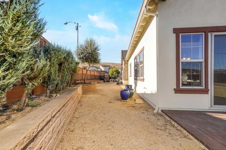 10111 Lilly Pad Lake Ct, Dublin, California 94568