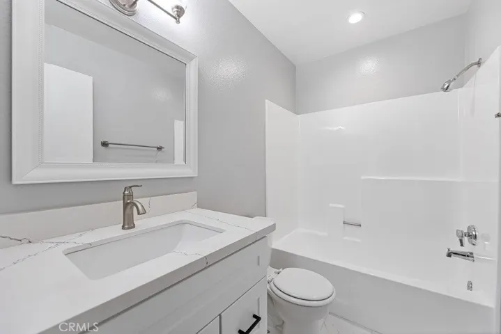 2422 E 11th Street, Long Beach, California 90804