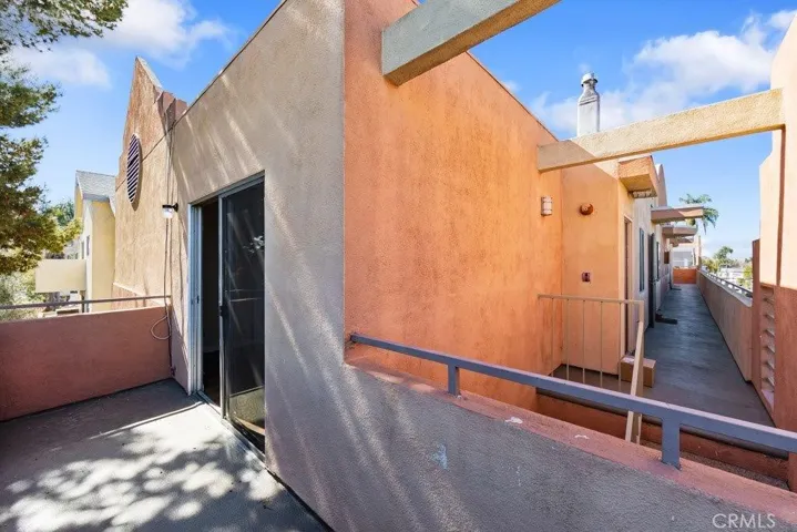 2422 E 11th Street, Long Beach, California 90804