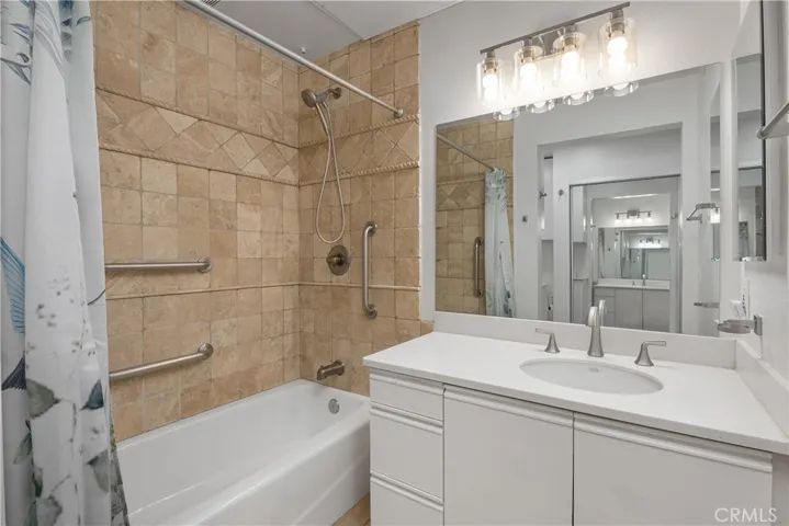 16 Villa Point Drive, Newport Beach, California 92660