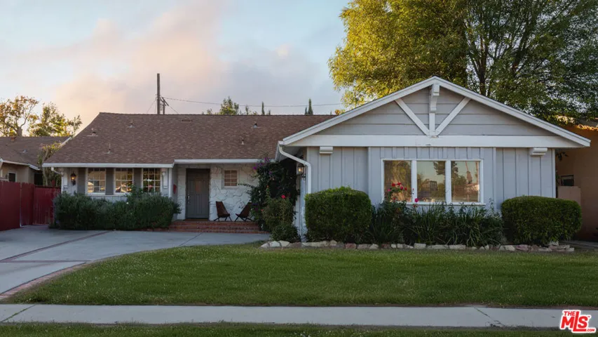 6721 Whitman Avenue, Van Nuys, California 91406