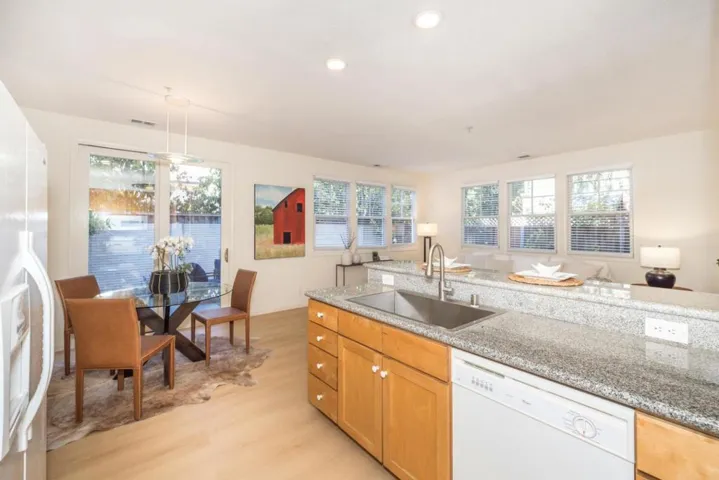 554 Driscoll Place, Palo Alto, California 94306