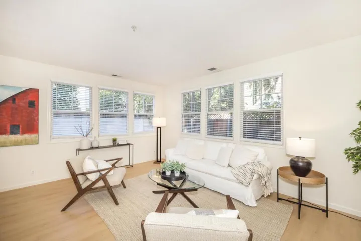 554 Driscoll Place, Palo Alto, California 94306
