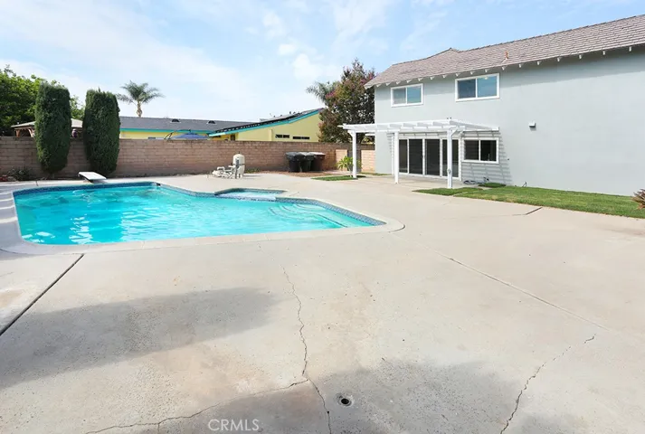 6198 E Woodsboro Avenue, Anaheim Hills, California 92807