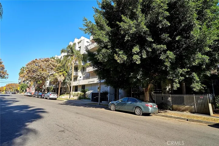 500 S Berendo Street 422, Los Angeles, California 90020
