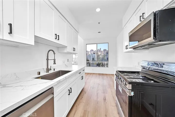 500 S Berendo Street 422, Los Angeles, California 90020