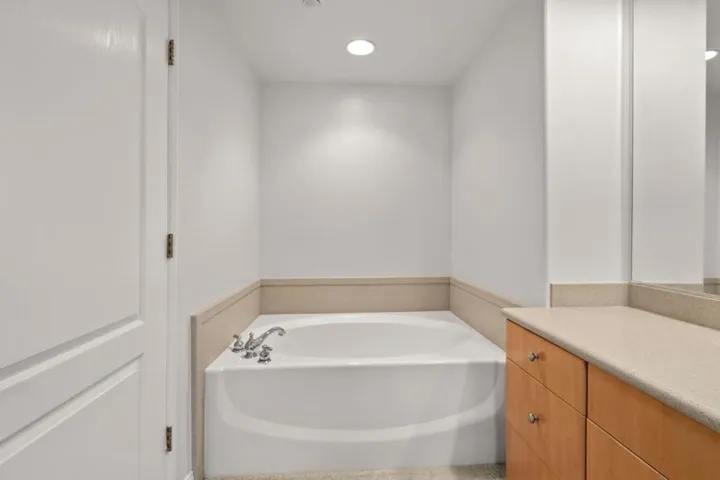 130 E San Fernando Street 514, San Jose, California 95112