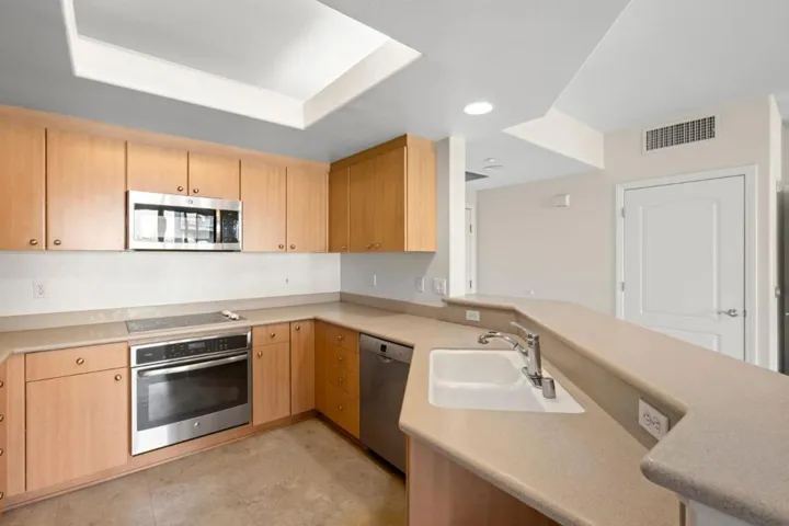 130 E San Fernando Street 514, San Jose, California 95112