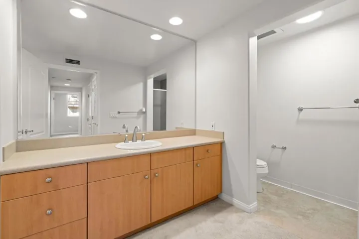 130 E San Fernando Street 514, San Jose, California 95112