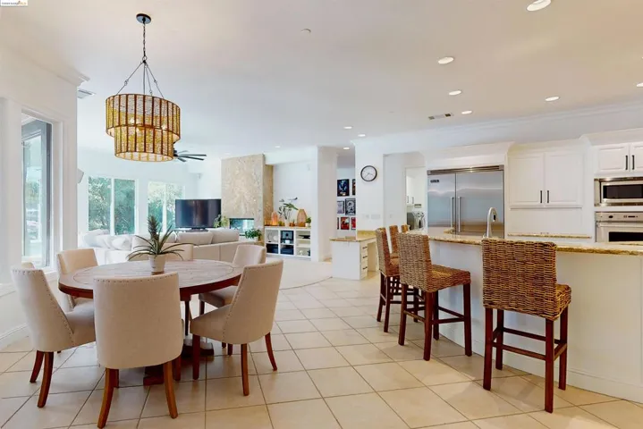 621 Bear Oaks Ln, Martinez, California 94553