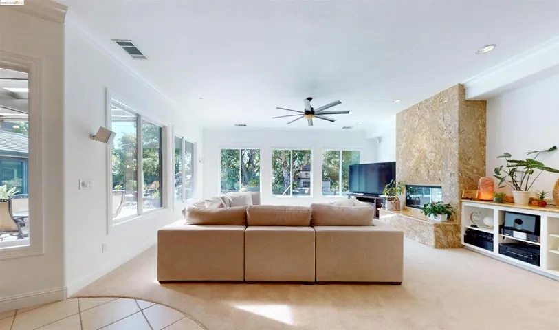 621 Bear Oaks Ln, Martinez, California 94553