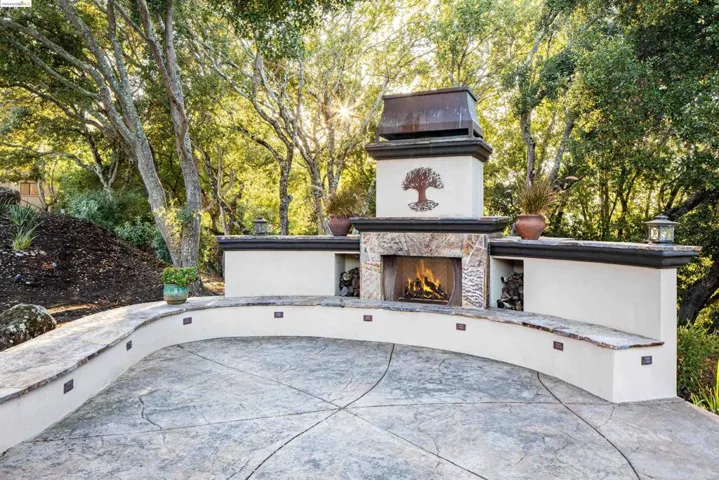 621 Bear Oaks Ln, Martinez, California 94553