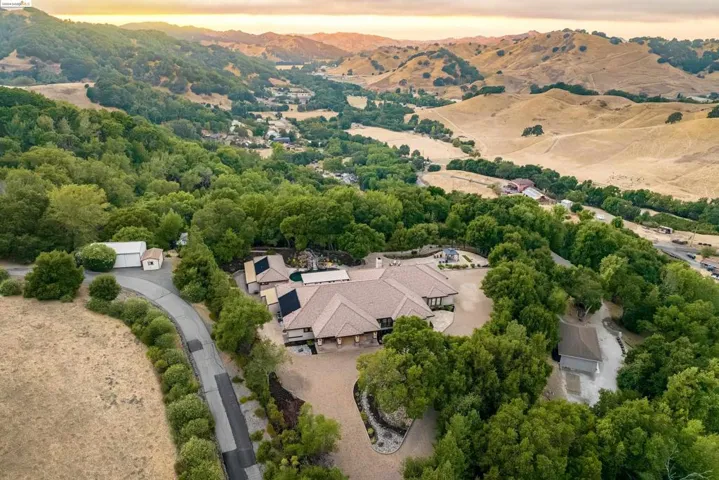 621 Bear Oaks Ln, Martinez, California 94553