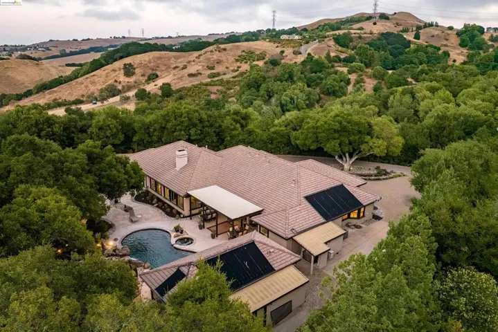 621 Bear Oaks Ln, Martinez, California 94553
