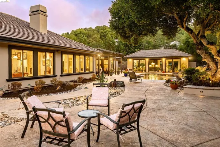 621 Bear Oaks Ln, Martinez, California 94553