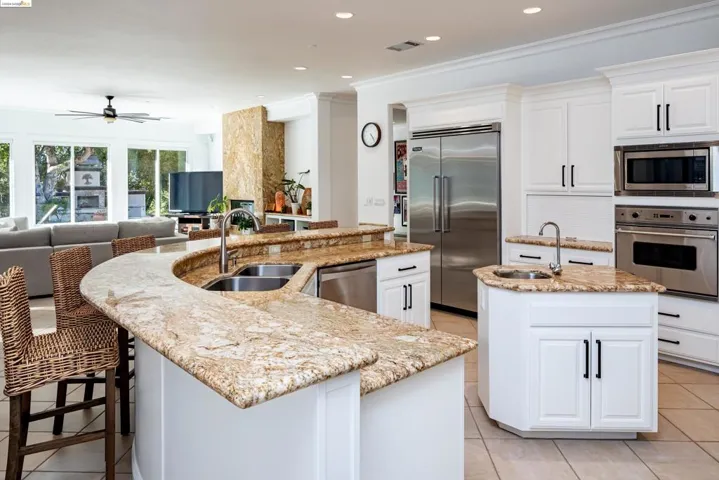 621 Bear Oaks Ln, Martinez, California 94553