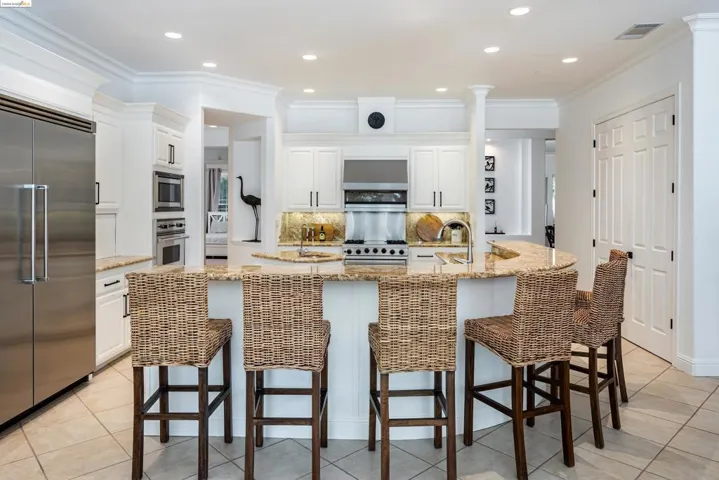621 Bear Oaks Ln, Martinez, California 94553
