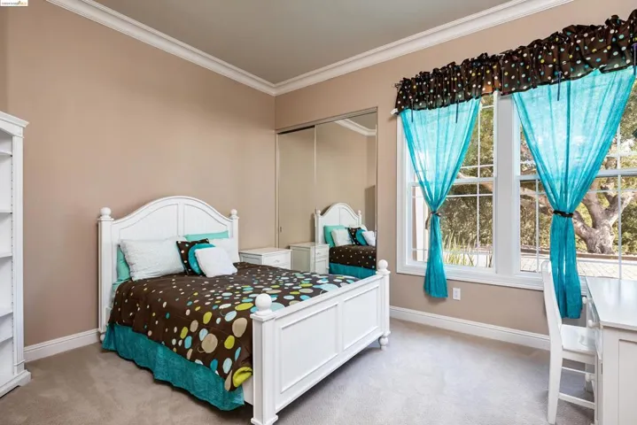 621 Bear Oaks Ln, Martinez, California 94553