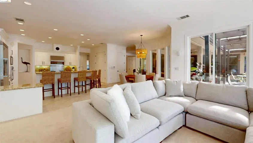 621 Bear Oaks Ln, Martinez, California 94553
