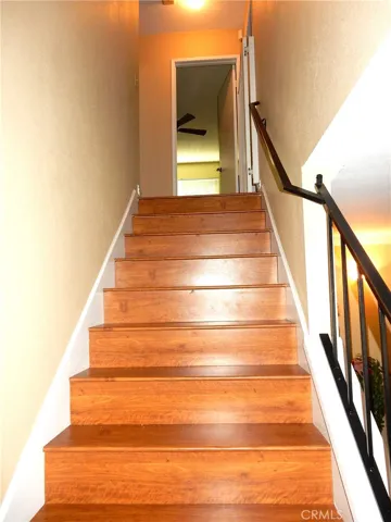 Stairway leading to the 4 upstairs bedrooms.