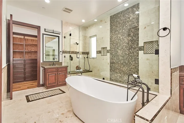 Master Bath   Walk-in Double shower