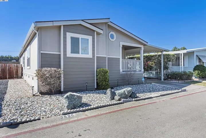 2696 Pueblo Creek, Hayward, California 94545
