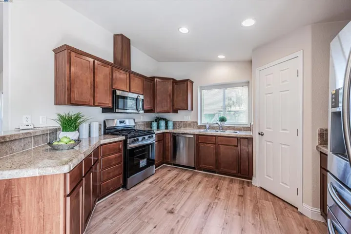 2696 Pueblo Creek, Hayward, California 94545
