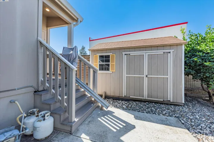 2696 Pueblo Creek, Hayward, California 94545