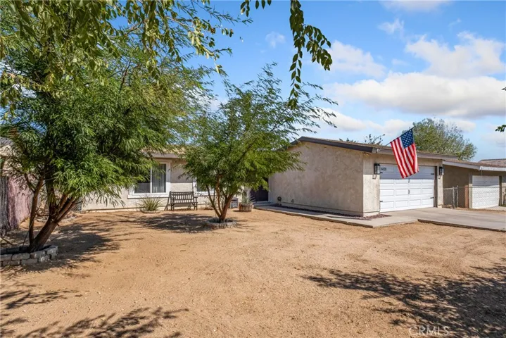 16028 Smoke Tree Street, Hesperia, California 92345
