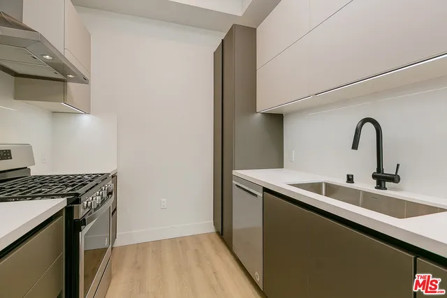 3833 Dunn Ph8, Culver City, California 90232