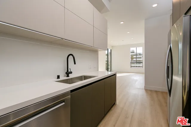 3833 Dunn Ph8, Culver City, California 90232