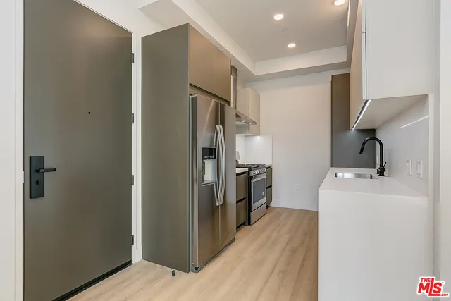 3833 Dunn Ph8, Culver City, California 90232