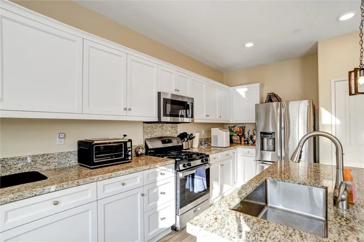 5206 Wintercress Avenue, Fontana, California 92336