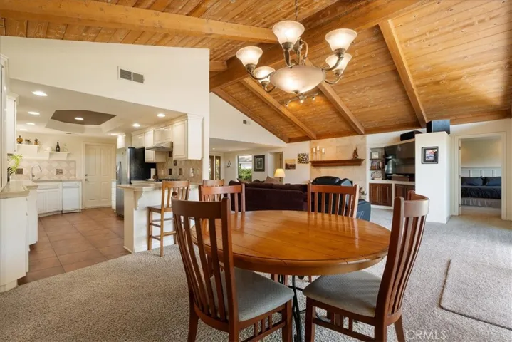 Dining/kitchen
