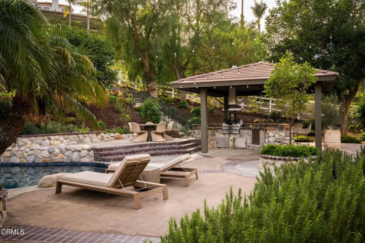 POOLSIDE VIEW