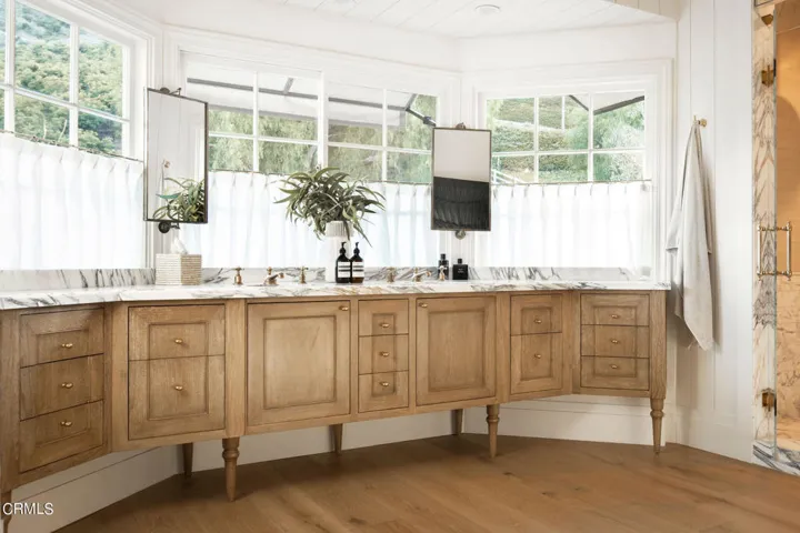PRIMARY SUITE BATH