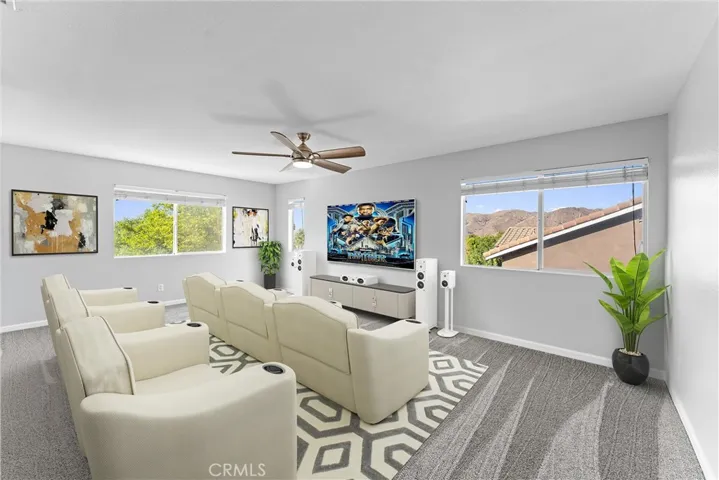 Large Loft - perfect for a theater! Discalimer: This room has been virtually staged