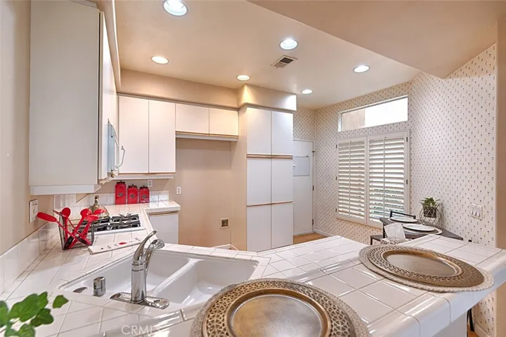 904 S Country Glen Way, Anaheim, California 92808