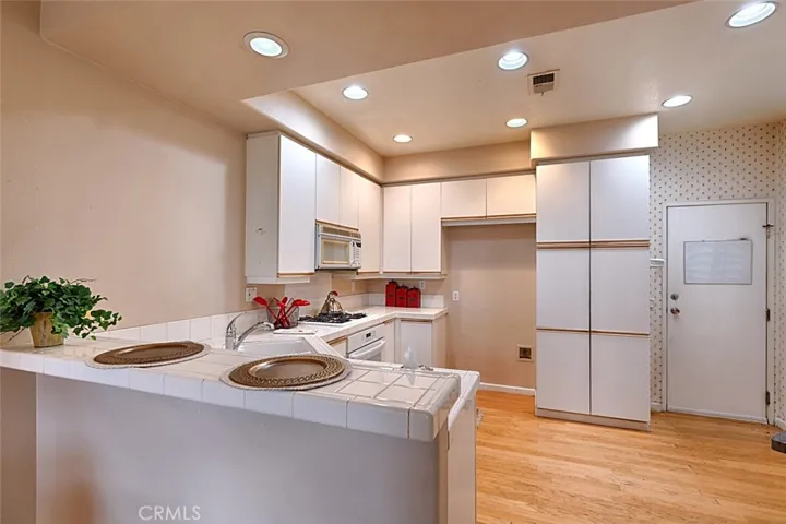 904 S Country Glen Way, Anaheim, California 92808