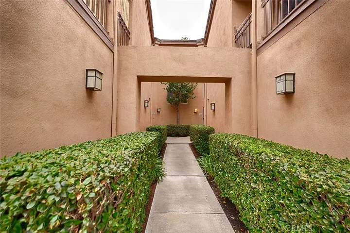 904 S Country Glen Way, Anaheim, California 92808