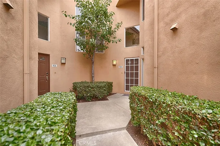 904 S Country Glen Way, Anaheim, California 92808