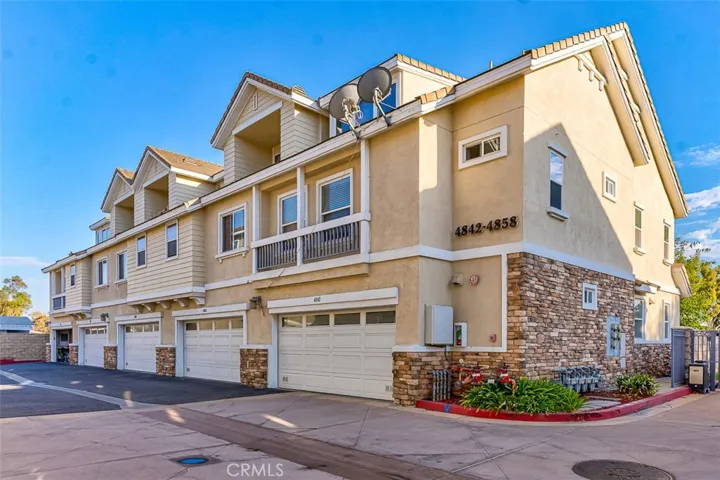 4842 Sapphire Way, Cypress, California 90630
