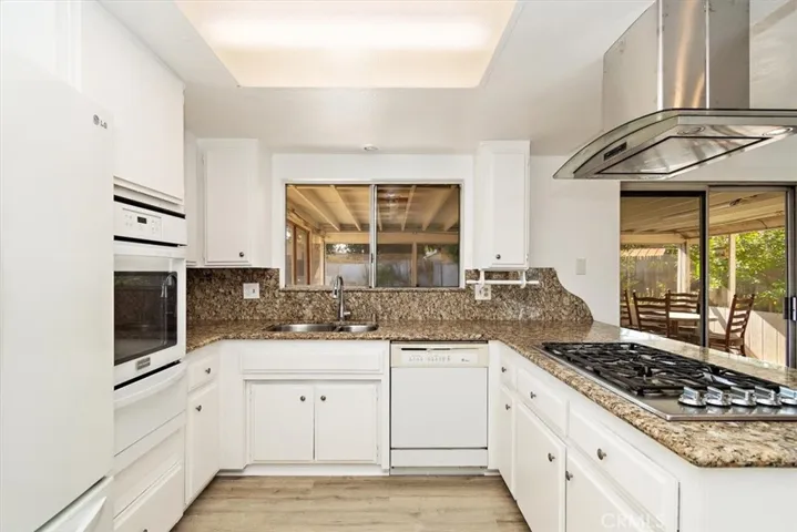 1330 La Serena Drive, Glendora, California 91740