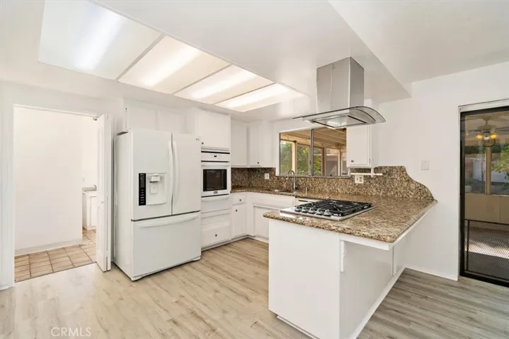 1330 La Serena Drive, Glendora, California 91740