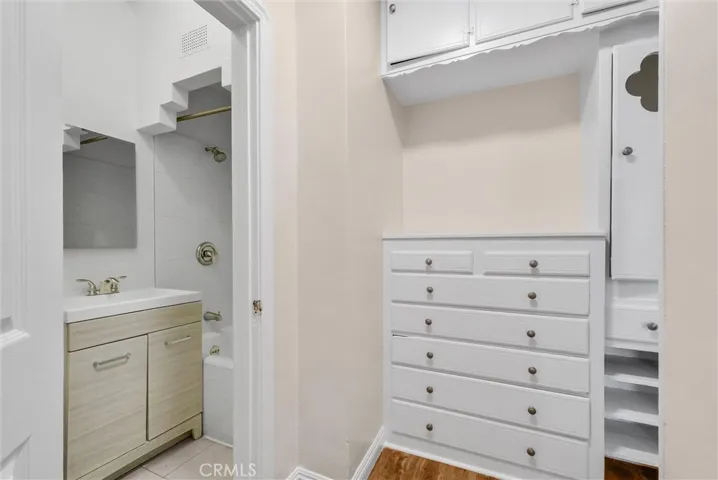 323 W 4th Street 106, Long Beach, California 90802